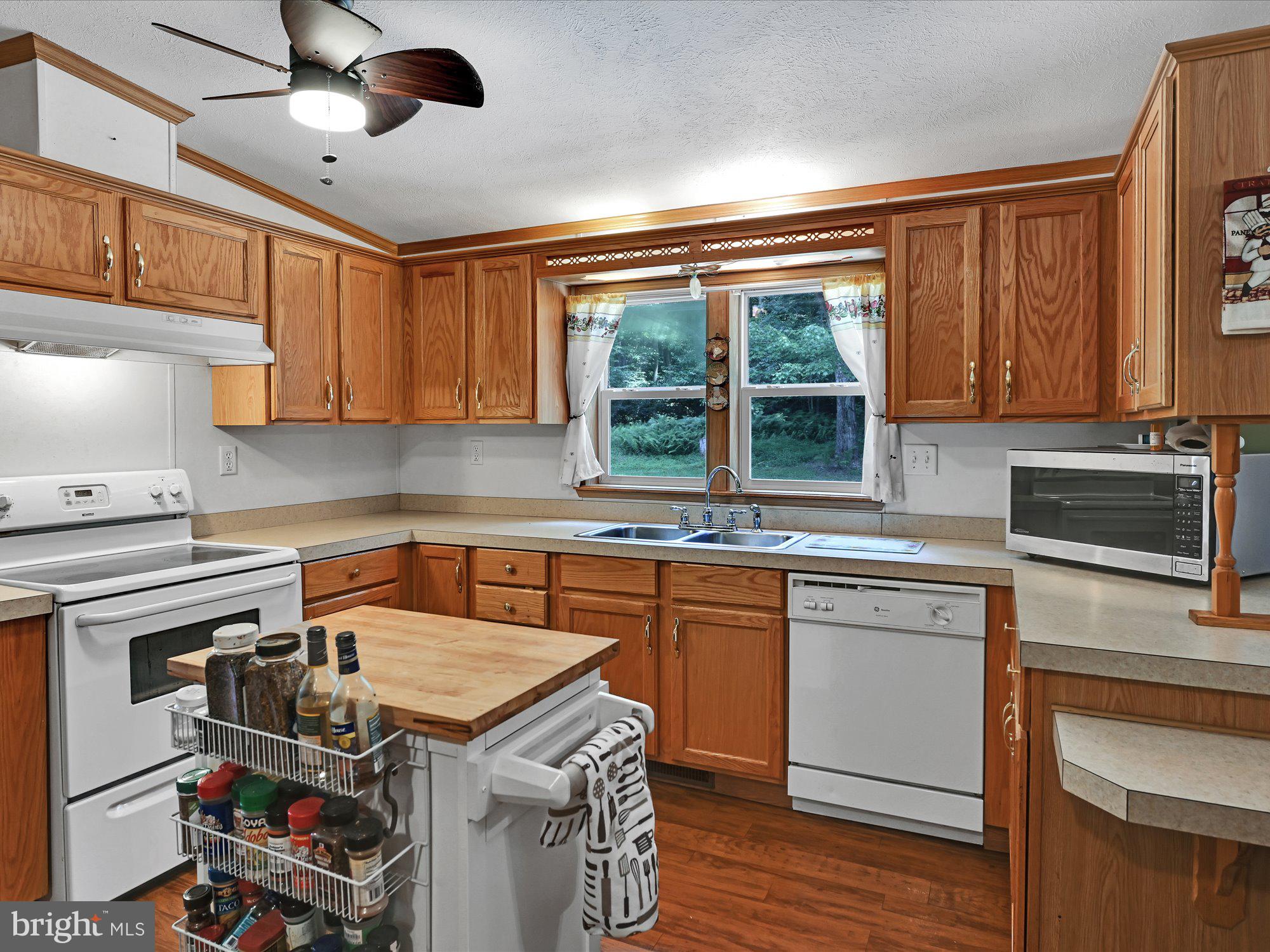 512 Valley Road Hegins, PA 17938 - Photo 13 of 35