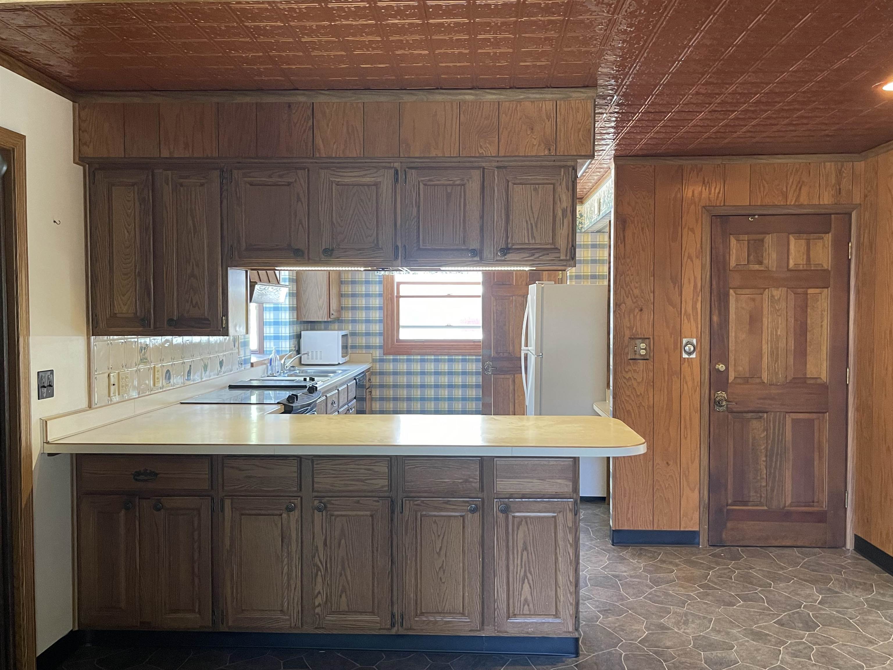 218 John R Boulevard Clare, MI 48617 - Photo 13 of 64 1901361-12.JPG
