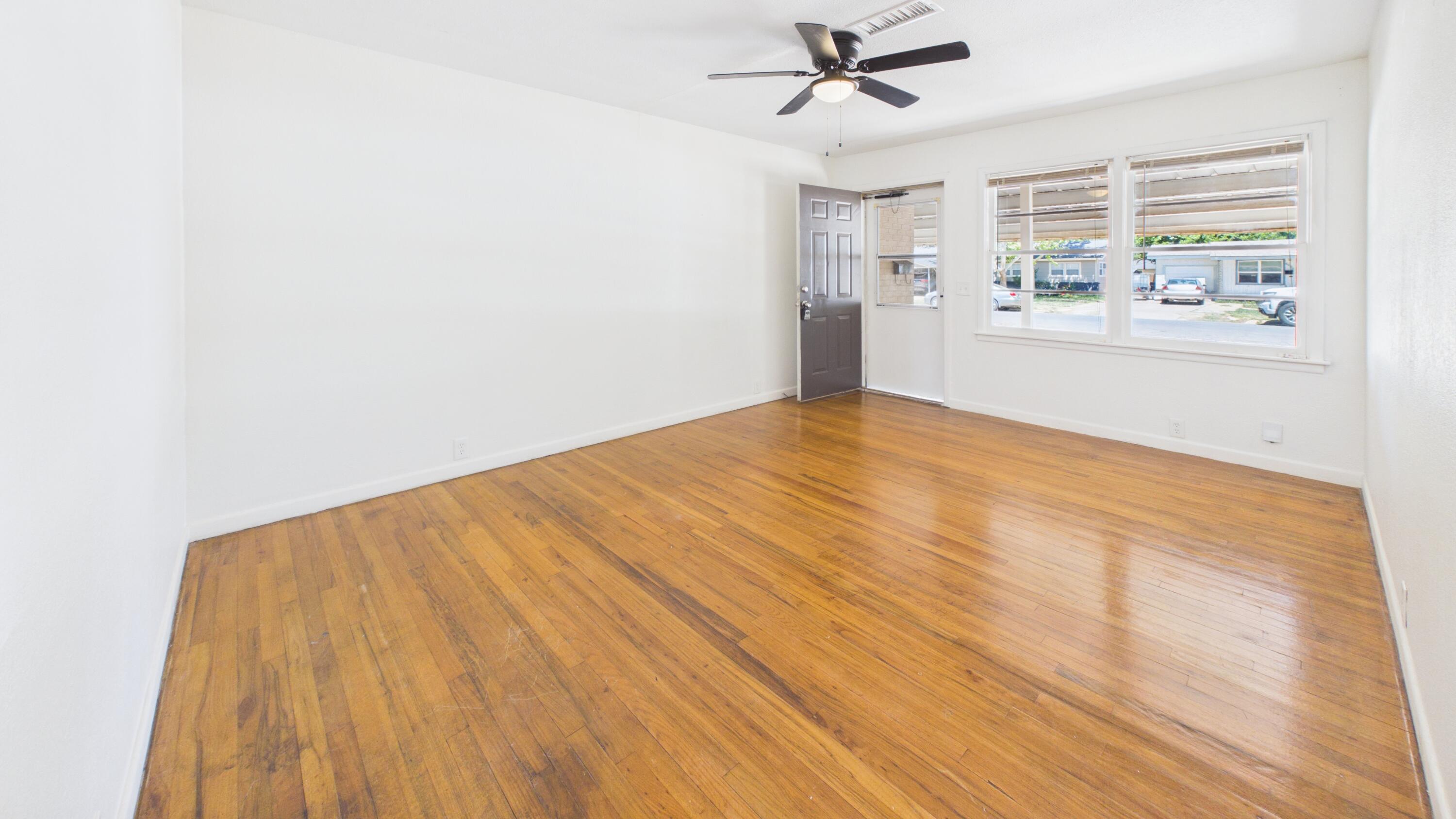 4405 47th Street Lubbock, TX 79414 - Photo 6 of 37 CAM06379G6-PR0028-STILL009
