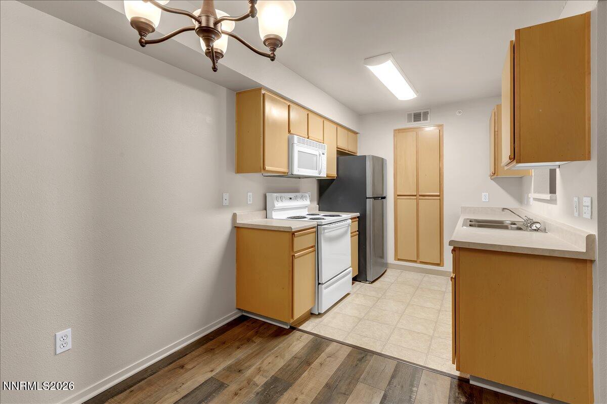 6850 Sharlands Avenue, Unit 2127 Reno, NV 89523 - Photo 11 of 42 11-011