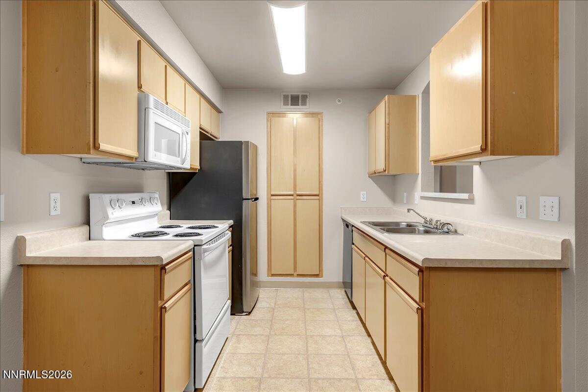 6850 Sharlands Avenue, Unit 2127 Reno, NV 89523 - Photo 12 of 42 12-012