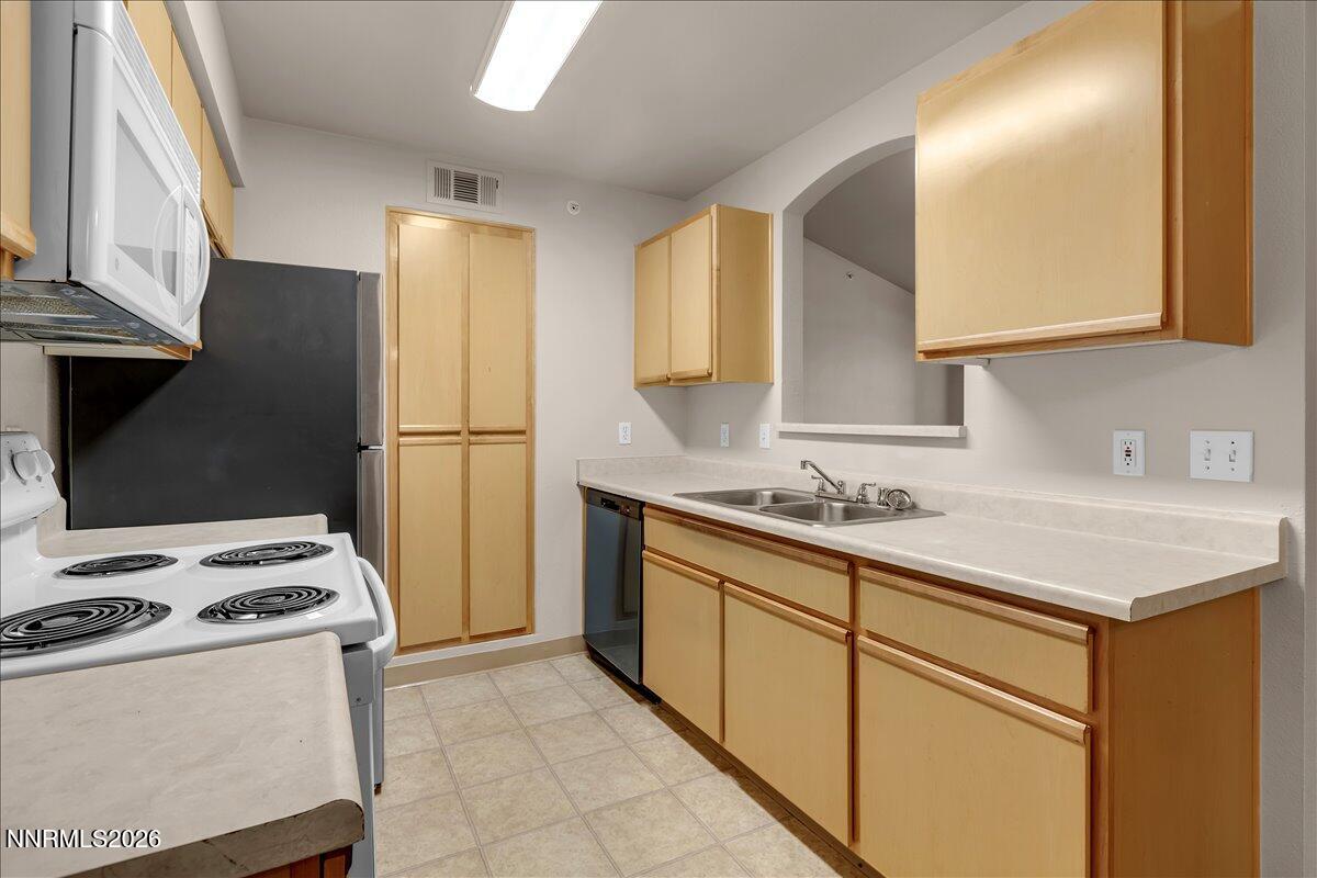 6850 Sharlands Avenue, Unit 2127 Reno, NV 89523 - Photo 9 of 42 09-009