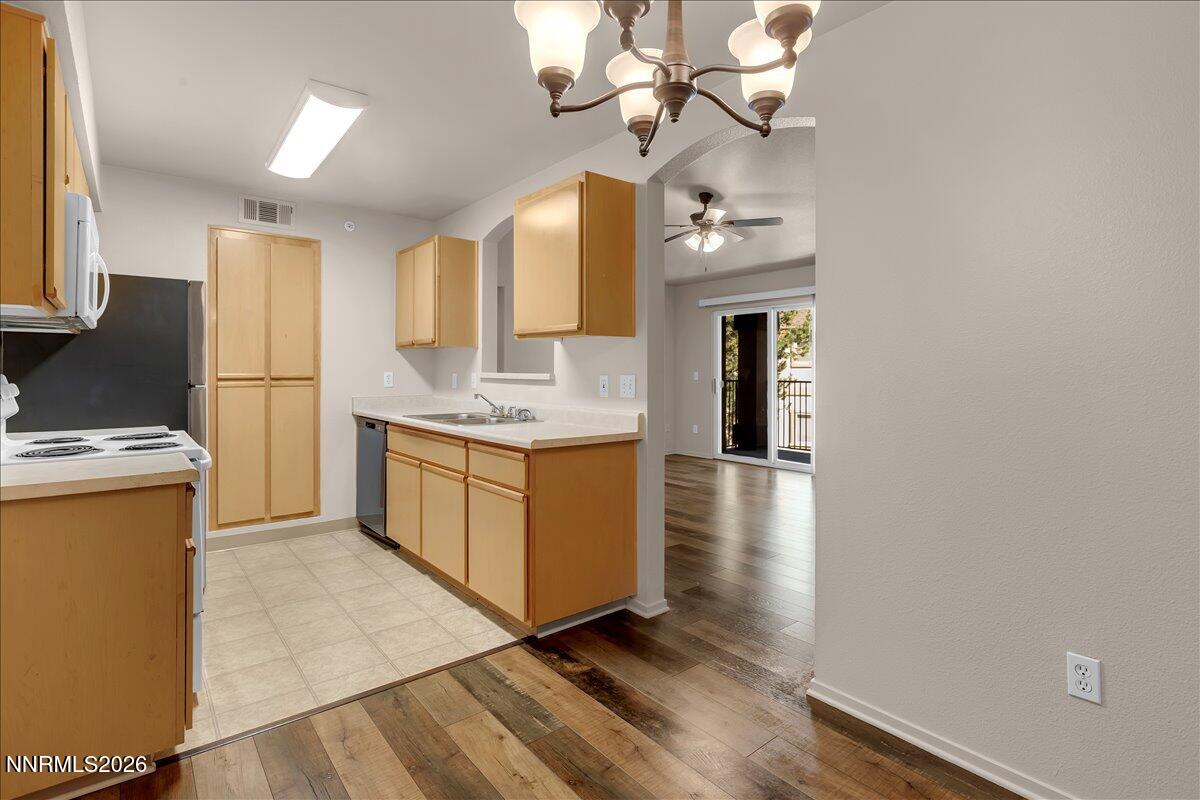 6850 Sharlands Avenue, Unit 2127 Reno, NV 89523 - Photo 10 of 42 10-010