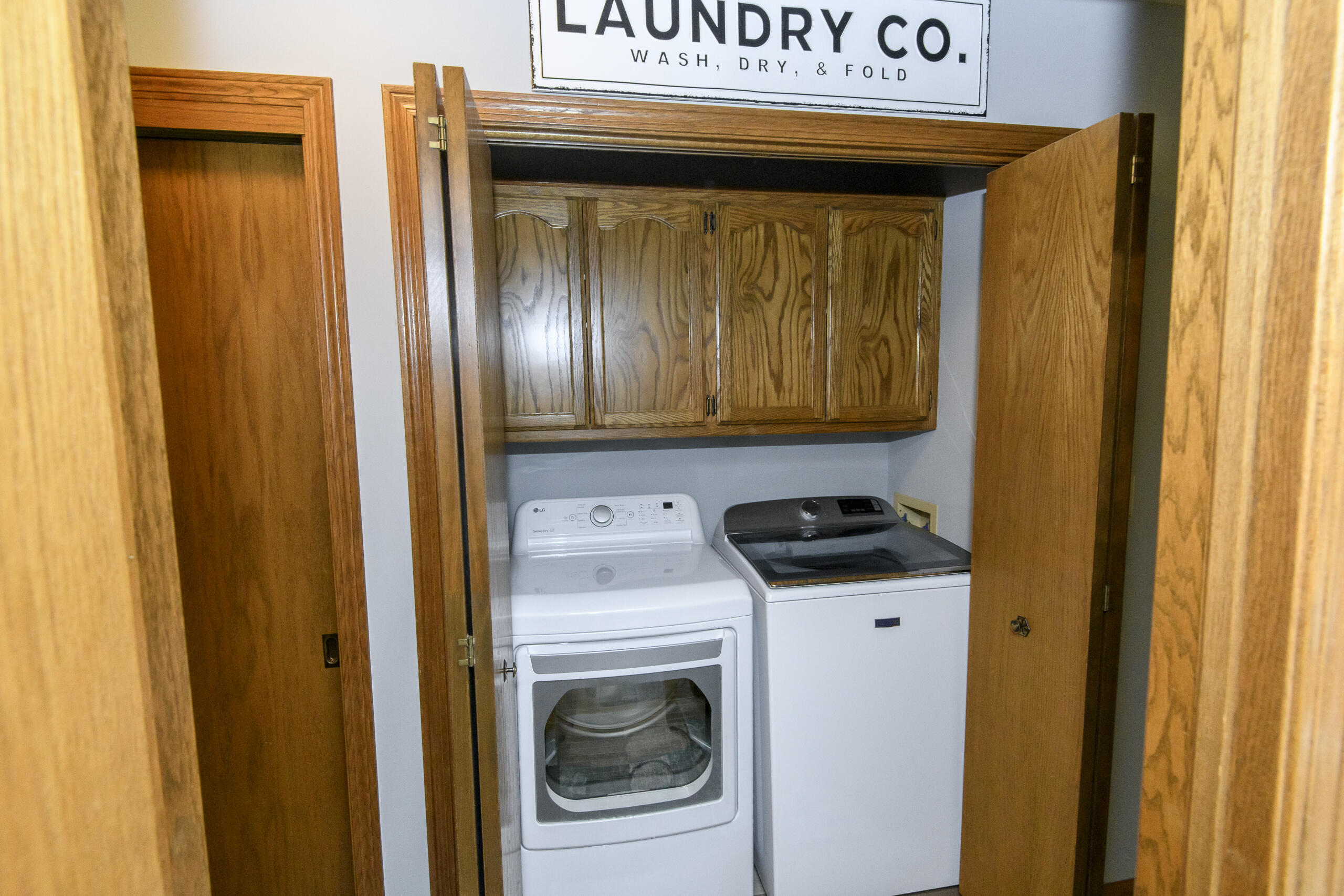 W178N9858 Riversbend Circle East, Unit D95 Germantown, WI 53022 - Photo 19 of 27 Laundry