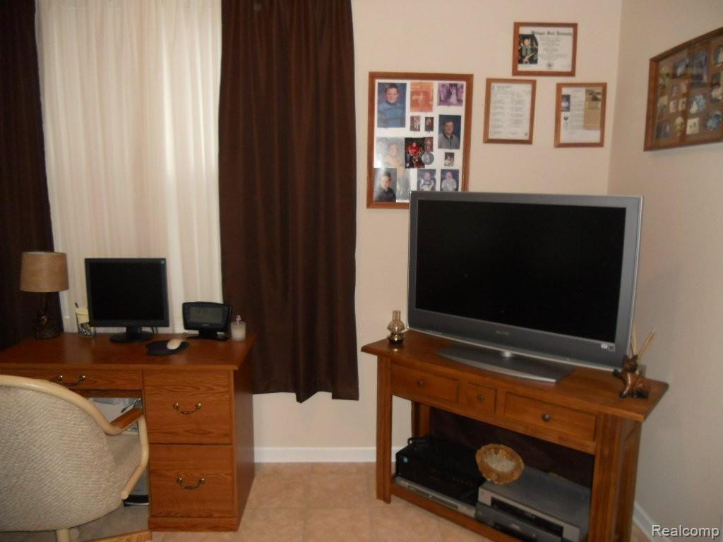 478 Ready Road Carleton, MI 48117 - Photo 11 of 12 Study/Den