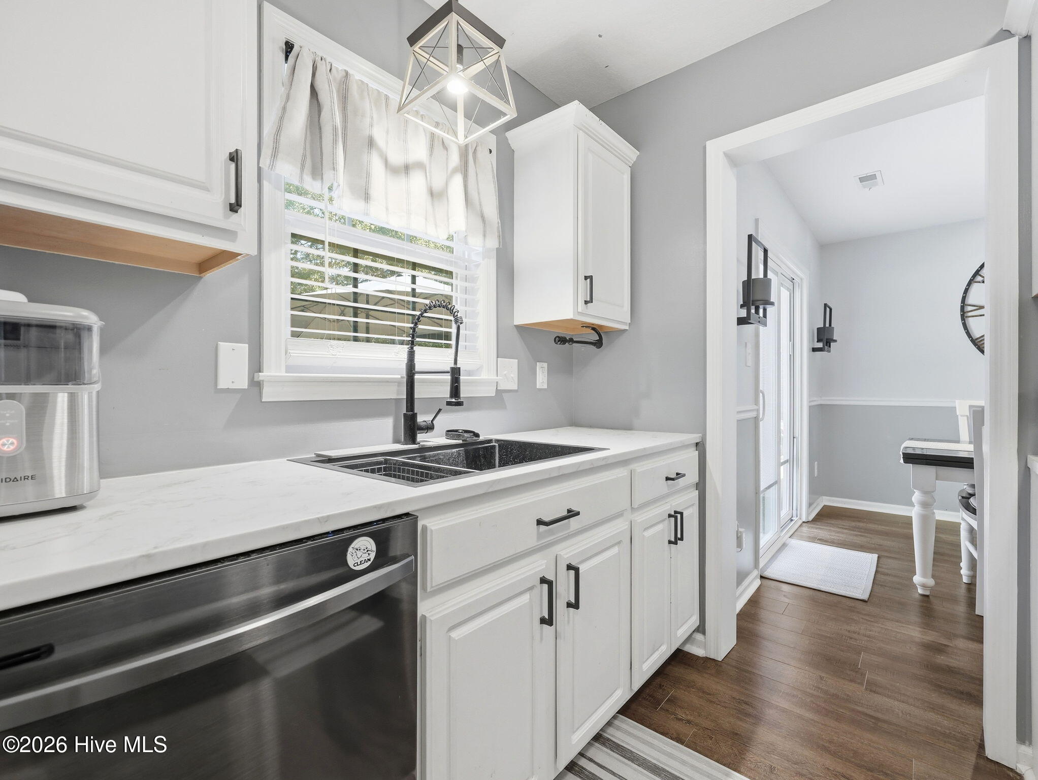 126 Saint Road Richlands, NC 28574 - Photo 7 of 49 46-web-or-mls-126-Saint-Rd.23_edit