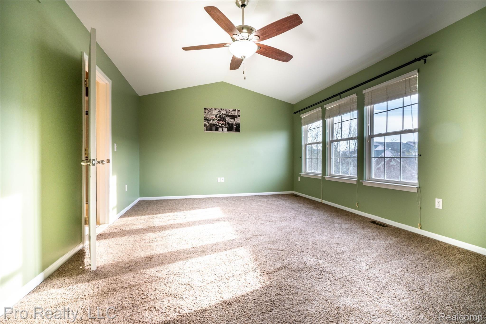 49049 Hawksburry Road Canton, MI 48188 - Photo 27 of 32 DSC03462-HDR.jpg