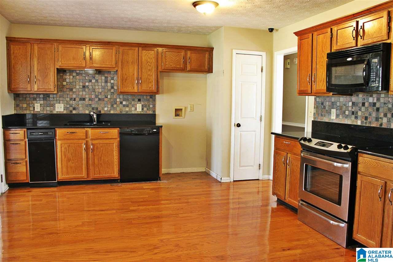 1011 Comanche Trail Anniston, AL 36206 - Photo 2 of 26