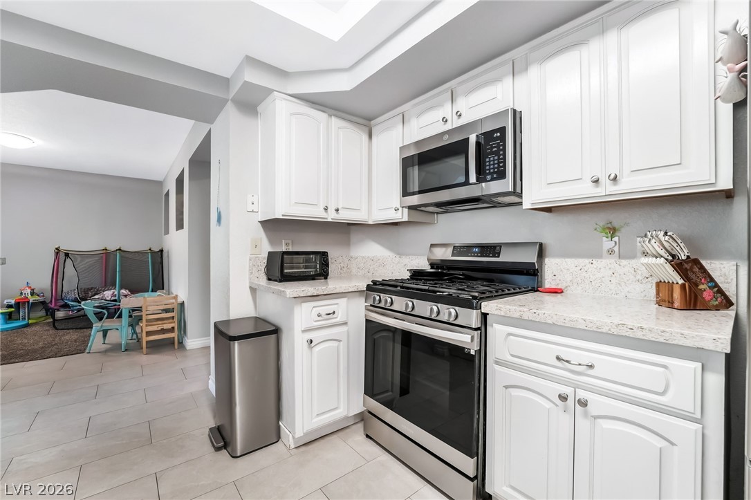 547 British Court Henderson, NV 89014 - Photo 13 of 35