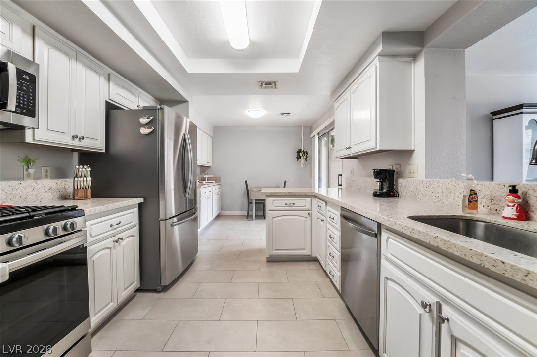 547 British Court Henderson, NV 89014 - Photo 2 of 35