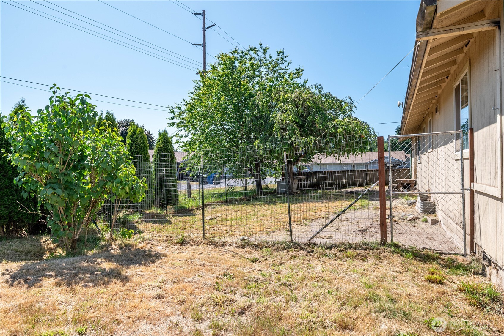 642 5th Avenue Southwest Castle Rock, WA 98611 - Photo 30 of 33 a view of a backyard