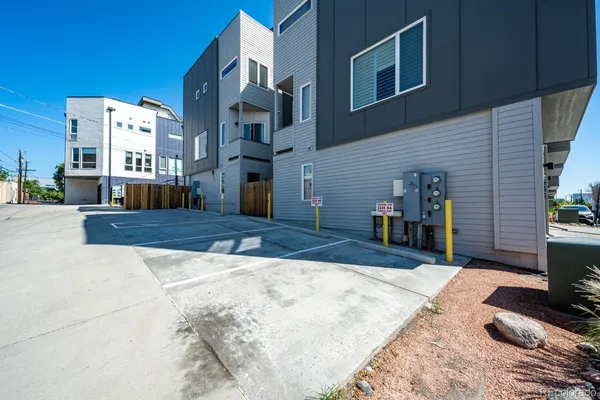 $2,200 | 2324 Federal Boulevard, Unit B, Denver, CO 80211
