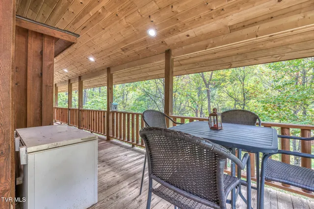 $569,000 | 160 Conley Stevens Road, Roan Mountain, TN 37687