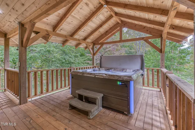 $569,000 | 160 Conley Stevens Road, Roan Mountain, TN 37687