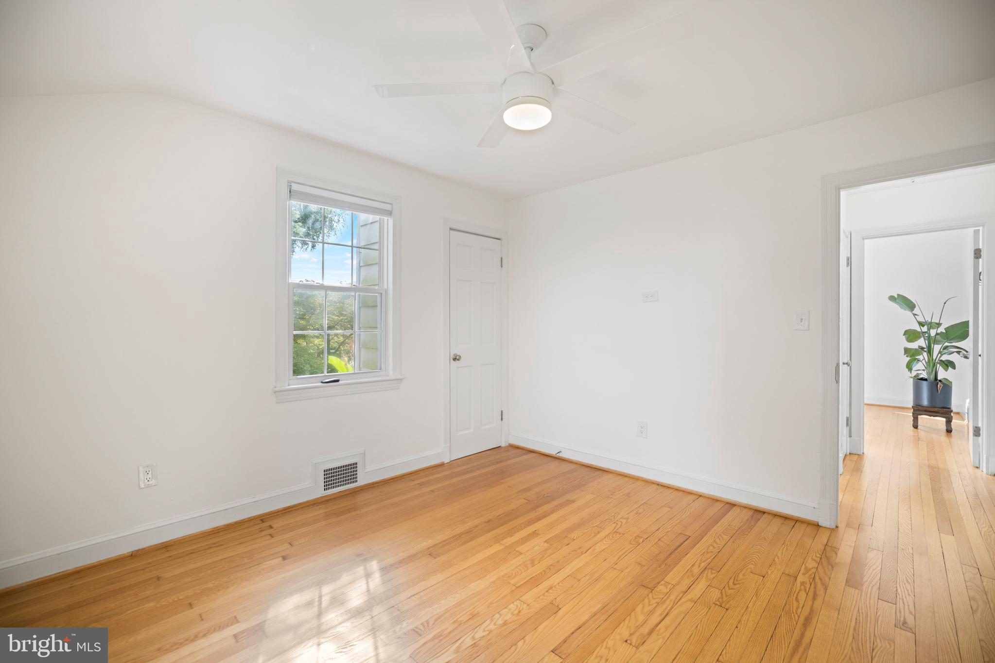 10157 Sutherland Road Silver Spring, MD 20901 - Photo 19 of 67