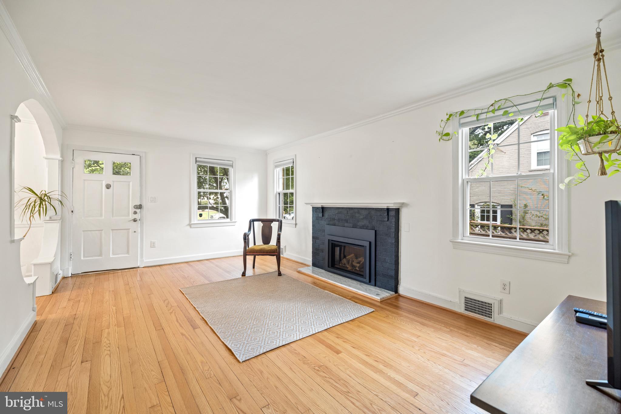 10157 Sutherland Road Silver Spring, MD 20901 - Photo 2 of 67