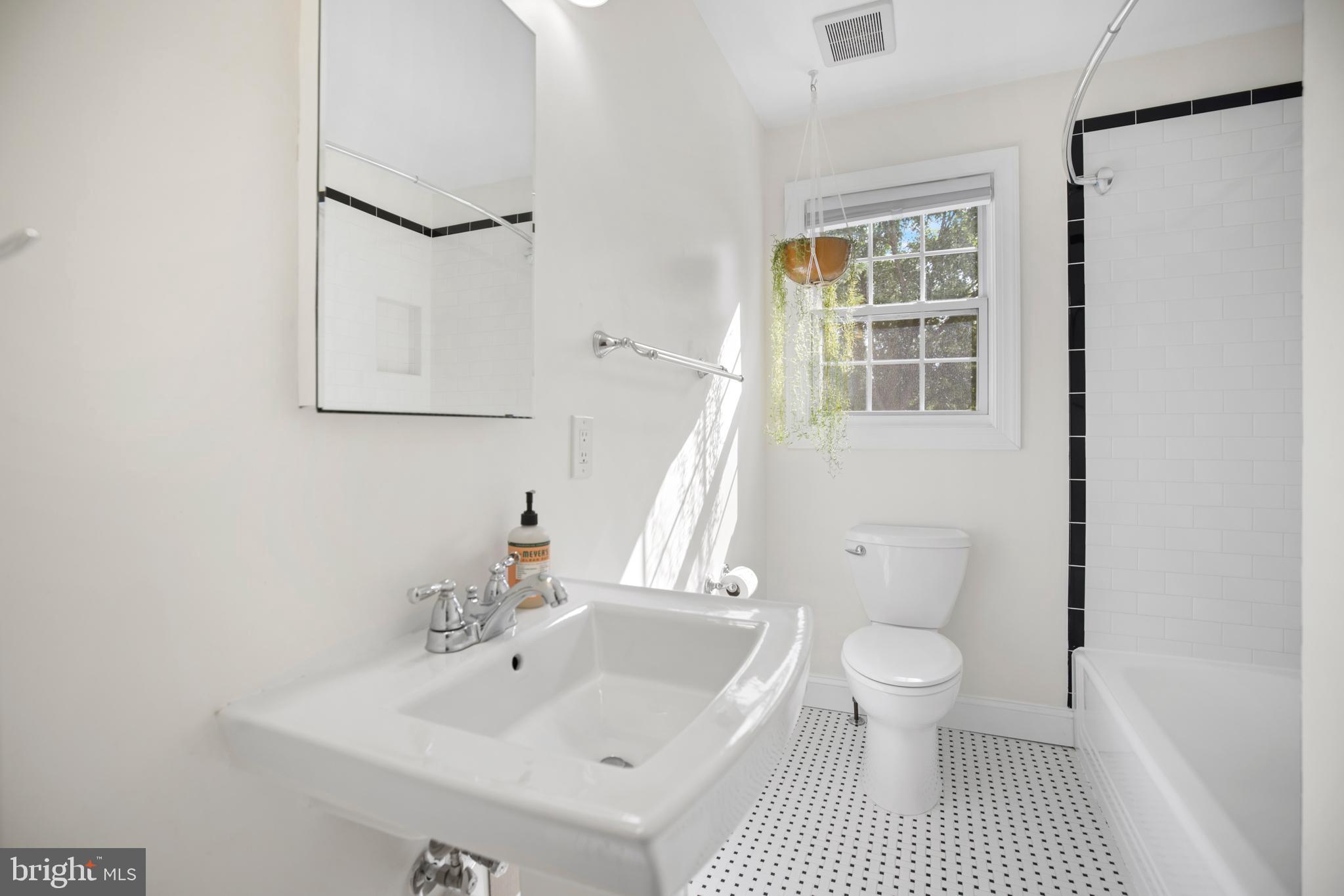 10157 Sutherland Road Silver Spring, MD 20901 - Photo 21 of 67