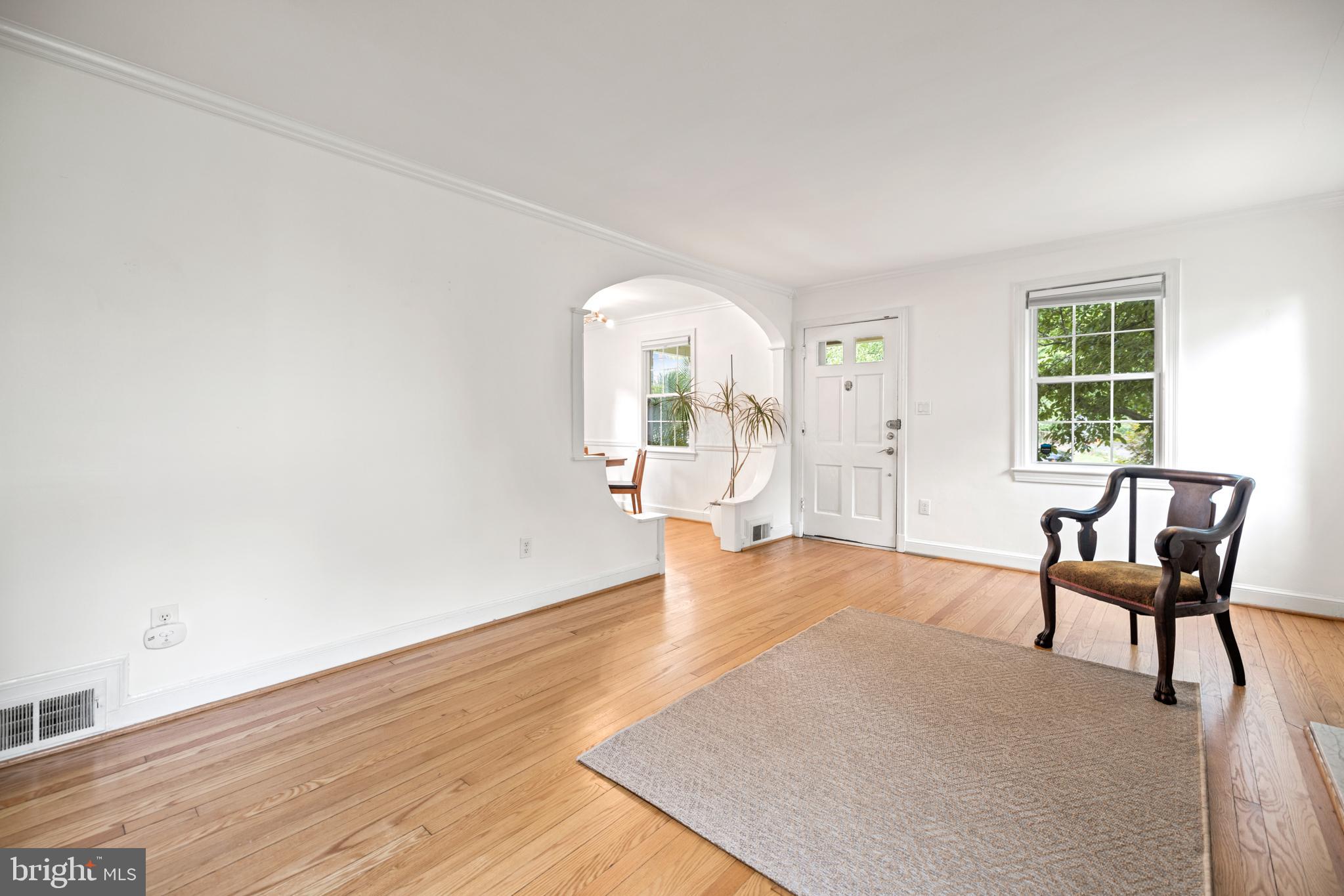 10157 Sutherland Road Silver Spring, MD 20901 - Photo 3 of 67