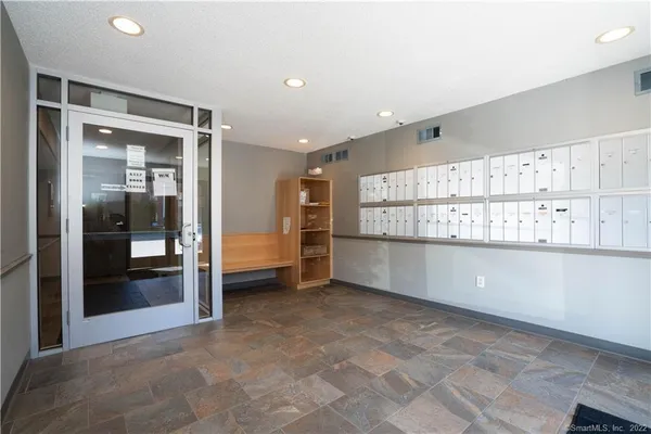 $1,900 | 1401 Harbor View Drive, Unit 1401, Rocky Hill, CT 06067