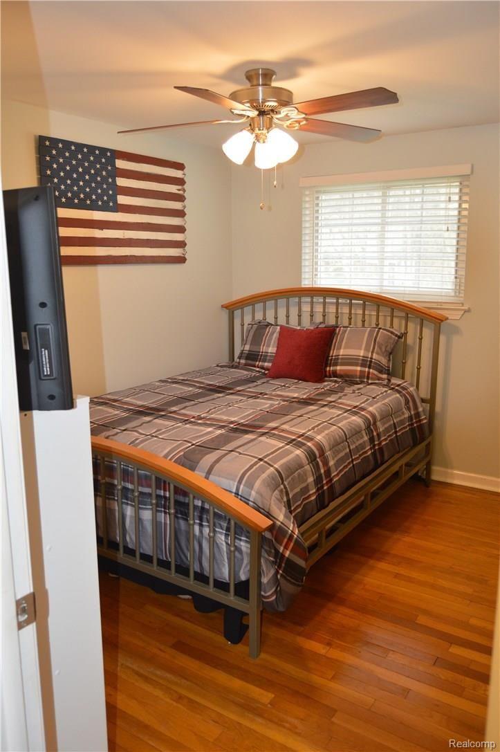 39976 Koppernick Road Canton, MI 48187 - Photo 12 of 16 Third bedroom