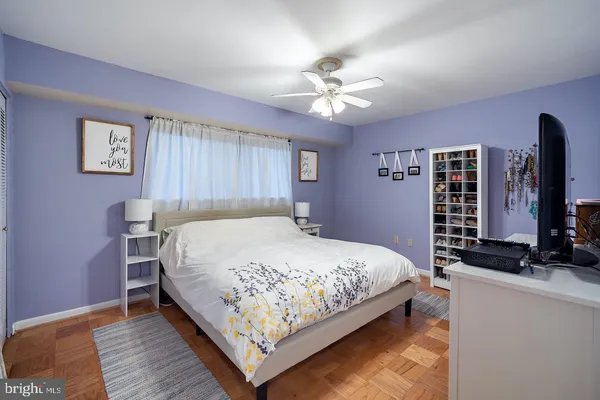 $2,095 | 10684 Weymouth Street, Unit 10684, Bethesda, MD 20814