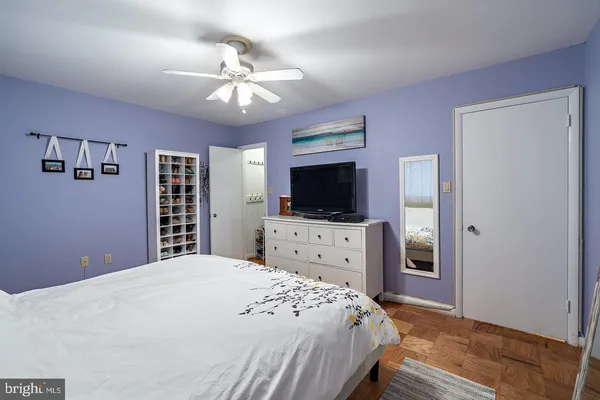 $2,095 | 10684 Weymouth Street, Unit 10684, Bethesda, MD 20814
