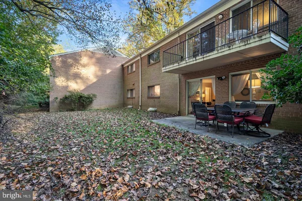 $2,095 | 10684 Weymouth Street, Unit 10684, Bethesda, MD 20814