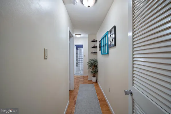 $2,095 | 10684 Weymouth Street, Unit 10684, Bethesda, MD 20814