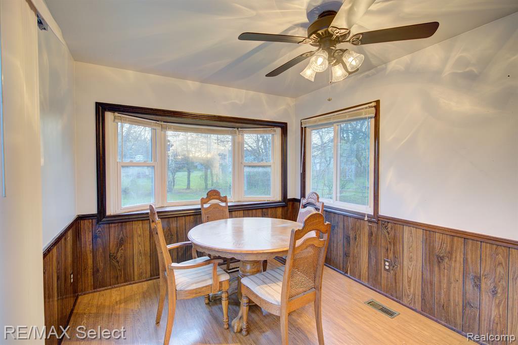 1424 South Graham Road Flint, MI 48532 - Photo 13 of 32