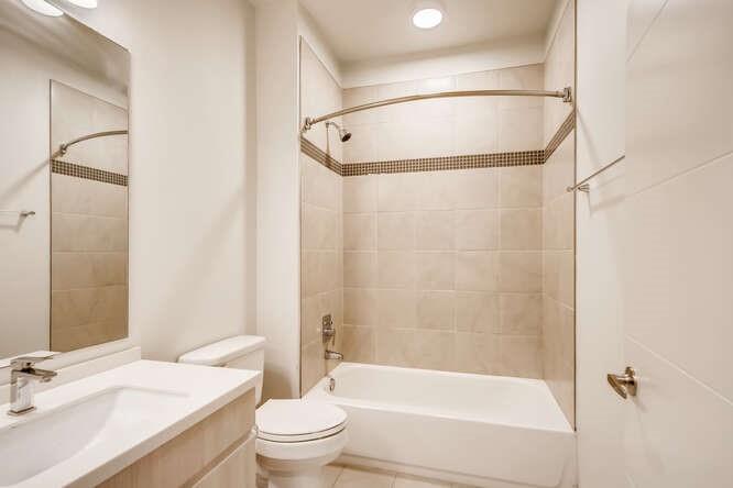 7805 Cooper Lane, Unit 206 Austin, TX 78745 - Photo 7 of 13 Full Bathroom #1