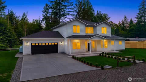 $1,899,000 | 10424 348th Avenue Southeast, Snoqualmie, WA 98065