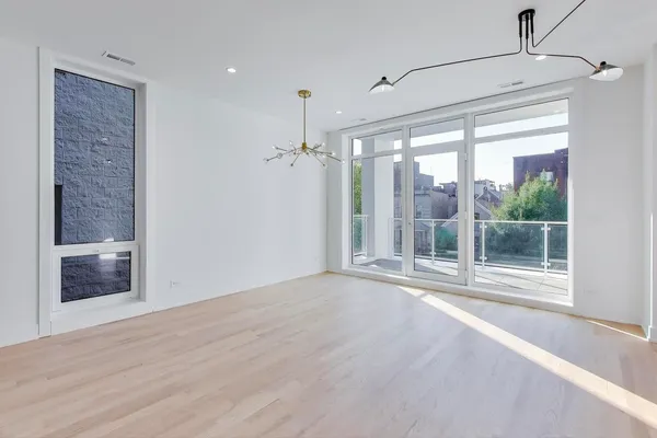 $3,800 | 2456 West Cortez Street, Unit 2E, Chicago, IL 60622