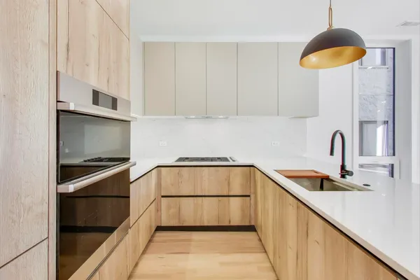 $3,800 | 2456 West Cortez Street, Unit 2E, Chicago, IL 60622