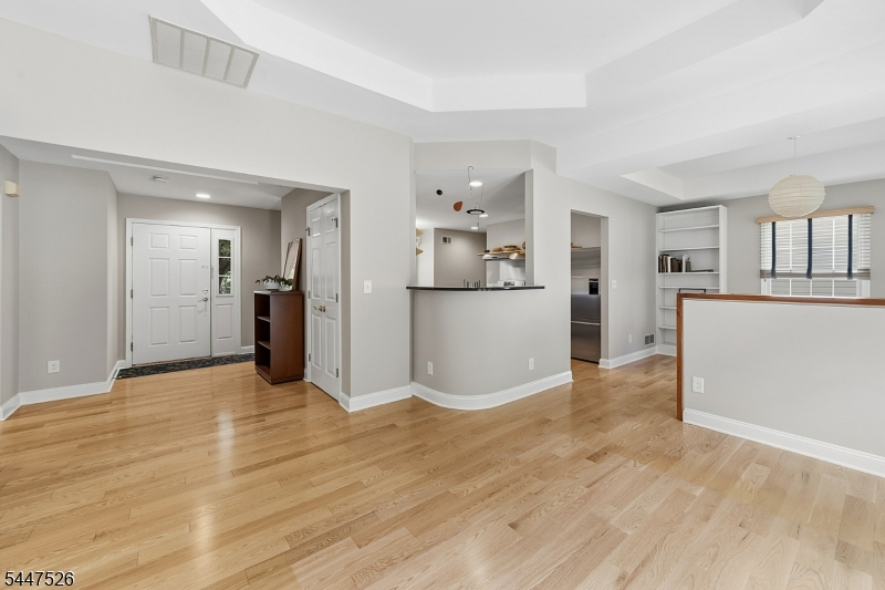 47 Hedge Row Road Plainsboro, NJ 08540 - Photo 13 of 32 Gallery Image 13