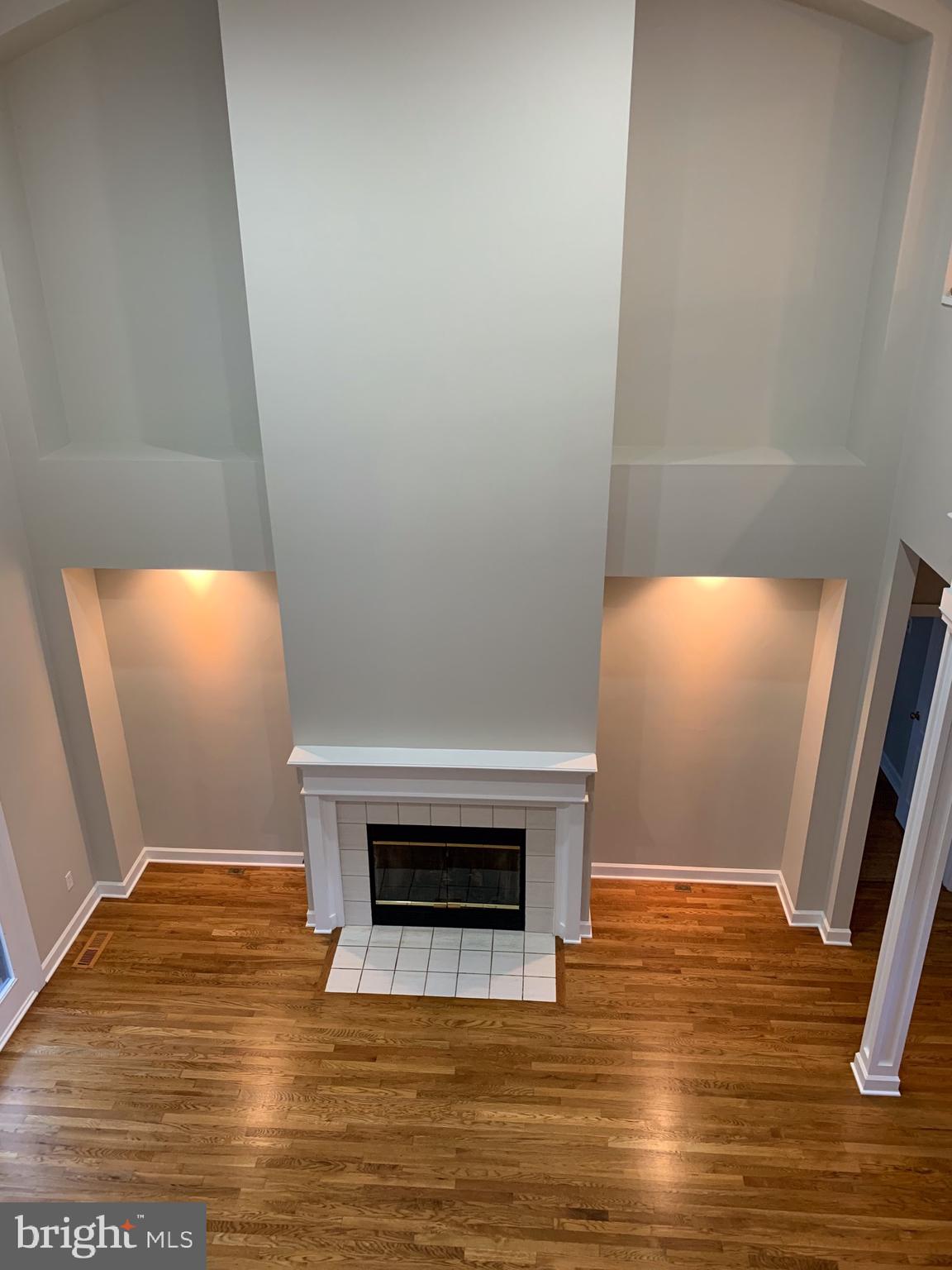 1309 Sawbridge Way Reston, VA 20194 - Photo 4 of 36 Living Room