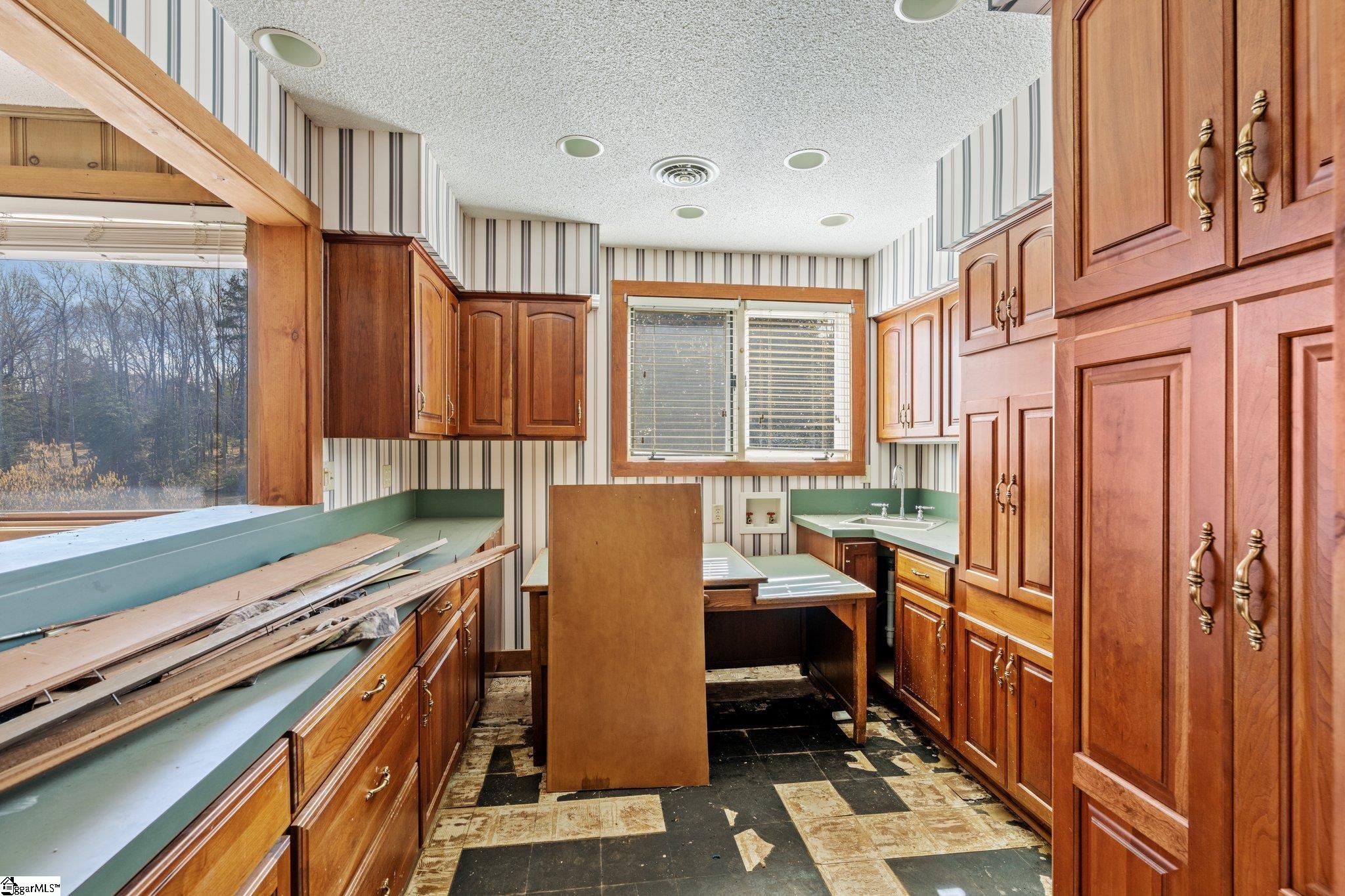 107 Raven Road Greenville, SC 29615 - Photo 21 of 36