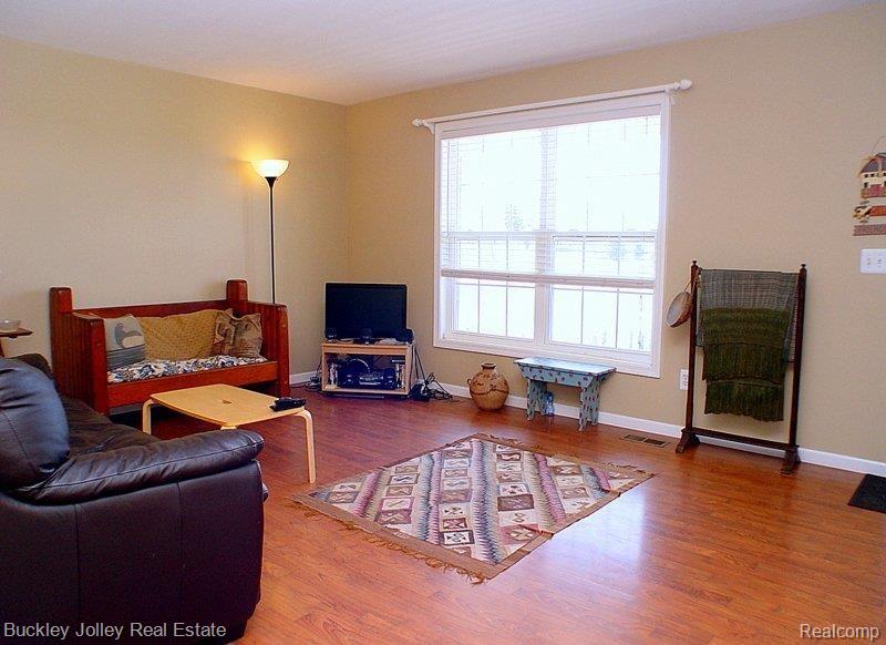 8563 Bergin Road Howell, MI 48843 - Photo 2 of 15 Great Room.jpg