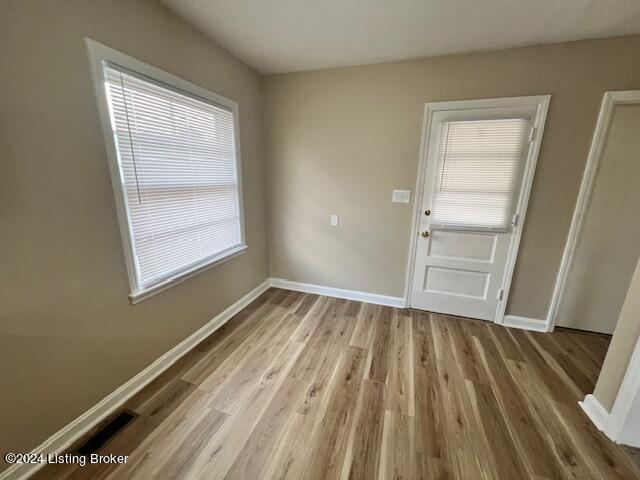 3719 Chevy Chase Road Louisville, KY 40218 - Photo 5 of 20 Eat in area. Door goes to the covered patio.
