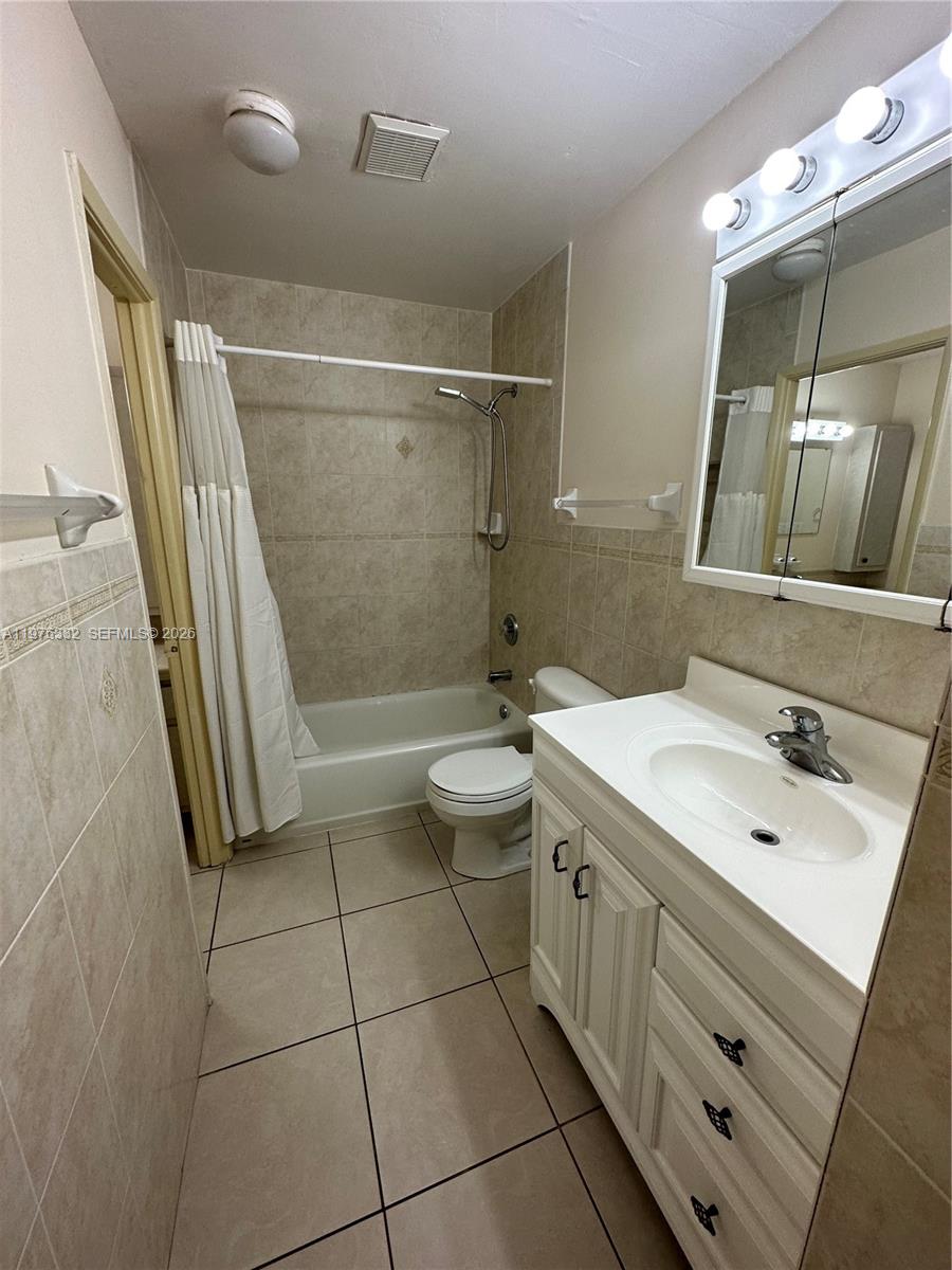 11279 Southwest 88th Street, Unit 210K Miami, FL 33176 - Photo 12 of 17
