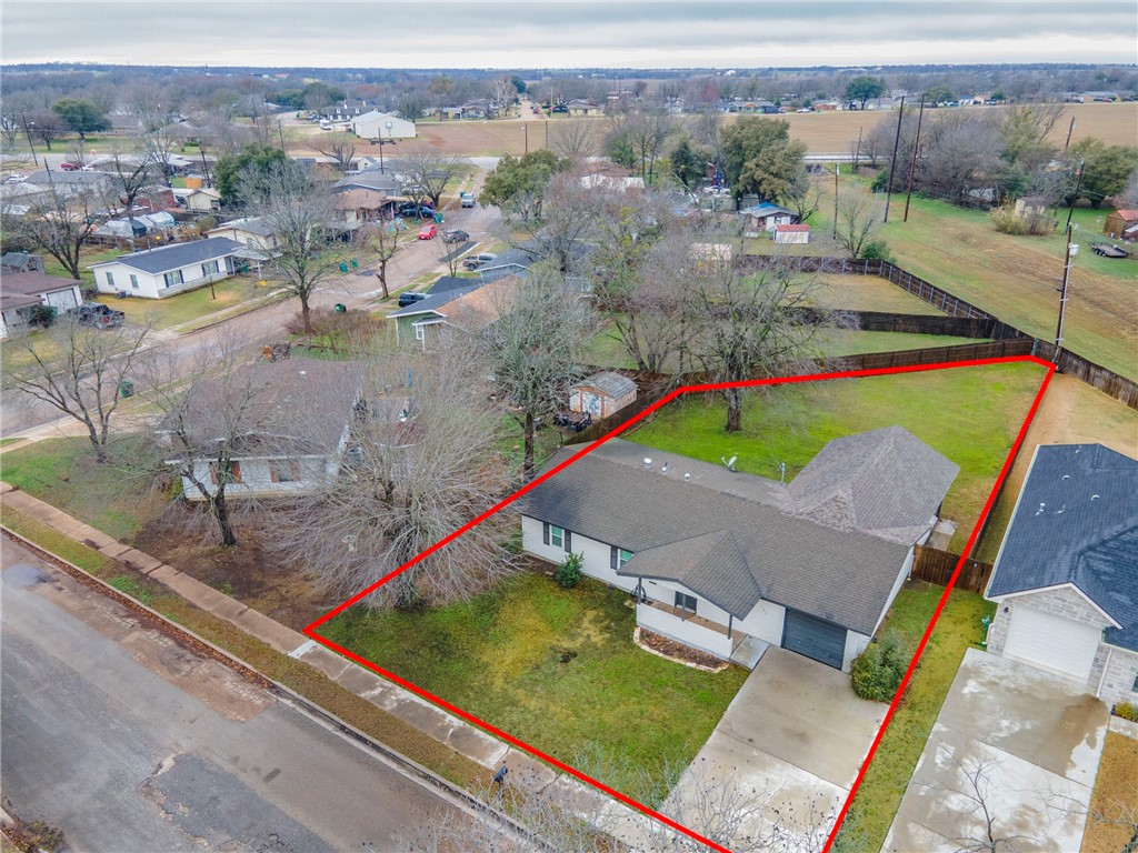 105 Alamo Drive McGregor, TX 76657 - Photo 2 of 34