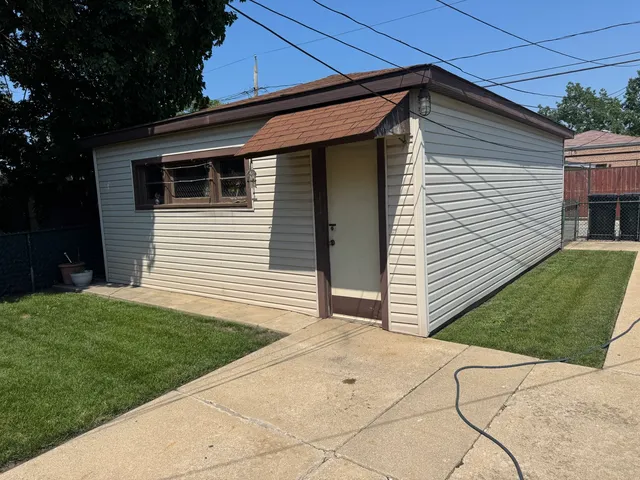 $305,000 | 11117 South Ave L, Chicago, IL 60617