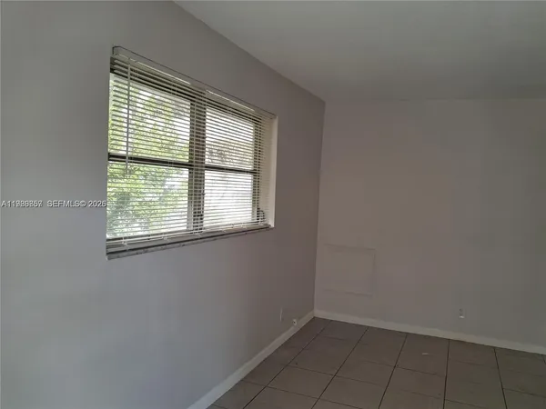 $1,900 | 2127 Van Buren Street, Unit 203, Hollywood, FL 33020