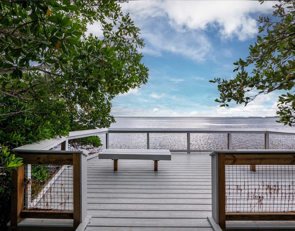 650 Gulf Bay Road Longboat Key, FL 34228 - Photo 17 of 22