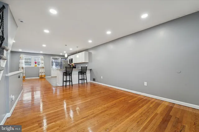 $215,000 | 887 Taylor Drive, Folcroft, PA 19032