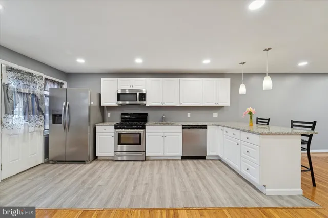 $215,000 | 887 Taylor Drive, Folcroft, PA 19032