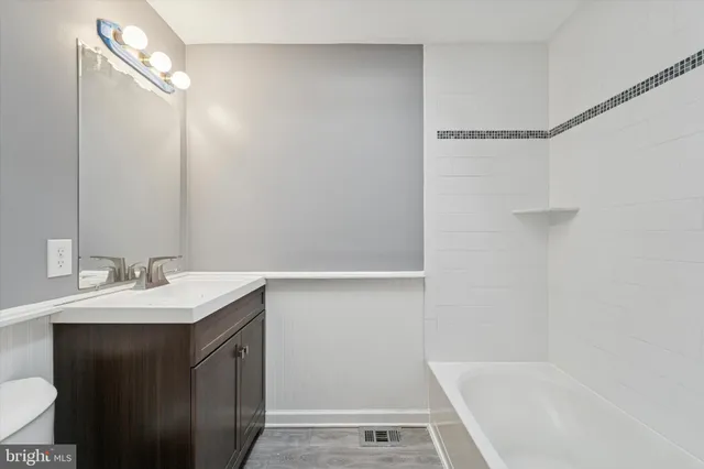 $215,000 | 887 Taylor Drive, Folcroft, PA 19032