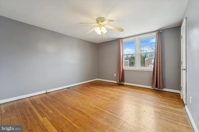 $215,000 | 887 Taylor Drive, Folcroft, PA 19032