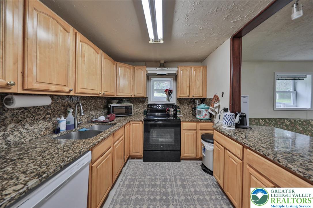 7494 Mount Eaton Road Saylorsburg, PA 18353 - Photo 25 of 50 Lower level kitchen