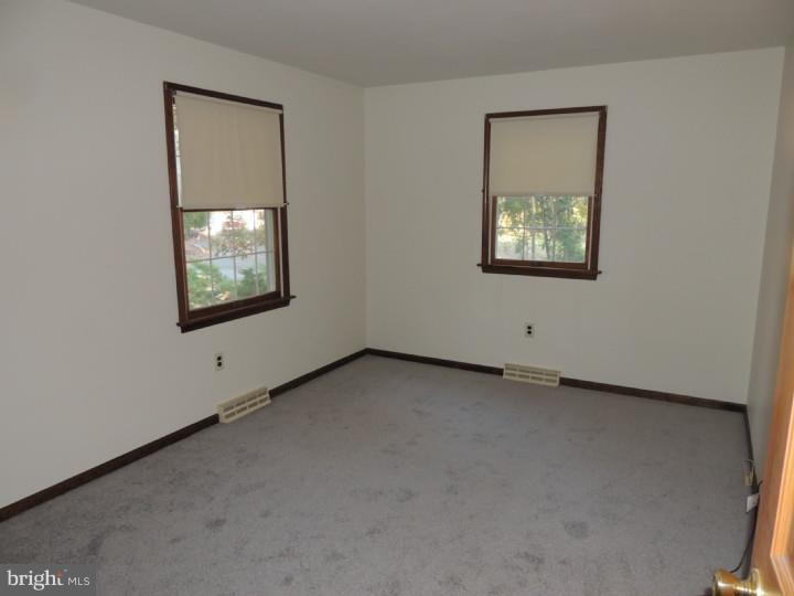 78 Larrison Road Wrightstown, NJ 08562 - Photo 12 of 19