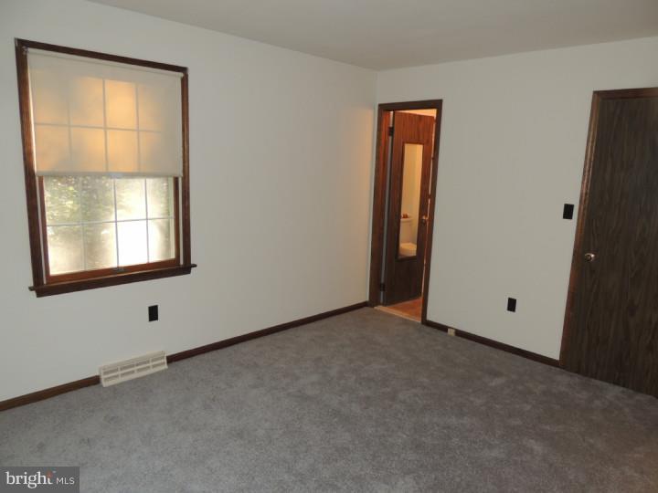 78 Larrison Road Wrightstown, NJ 08562 - Photo 13 of 19